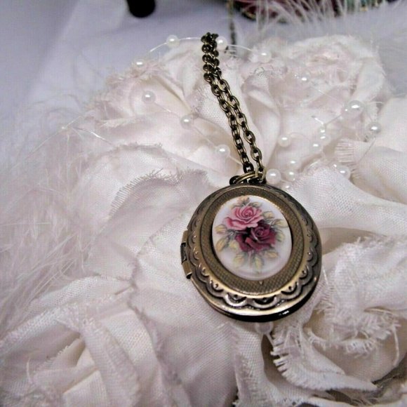 Rose Antique Gold Memorial locket Urn Necklace NEW - Picture 2 of 9